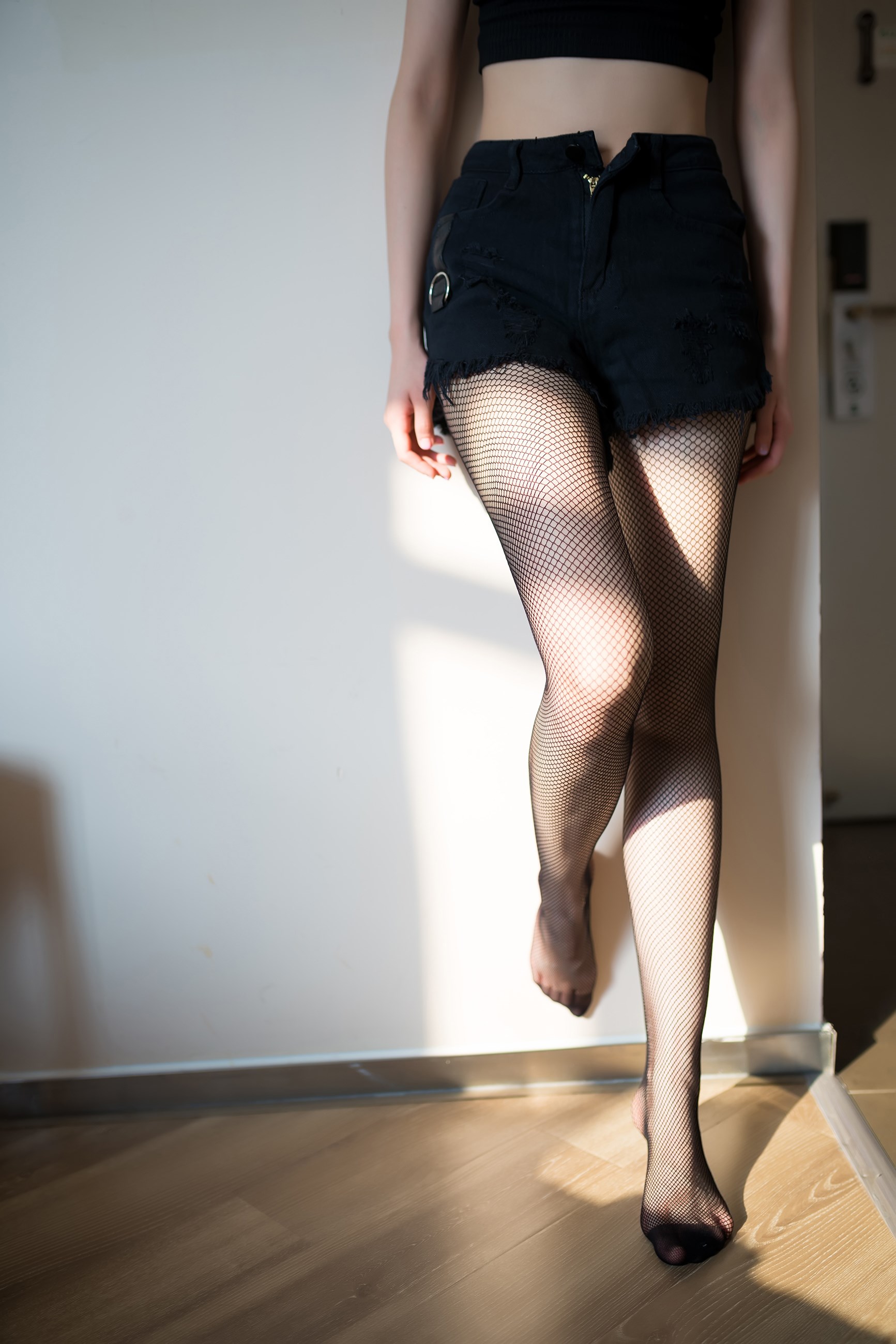 海角官网绝密诱惑录:挖掘那些在黑夜中悄然绽放的火热情感传闻